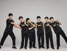 包含Rookie在TES比赛中绝杀，绝杀引发热议！的词条