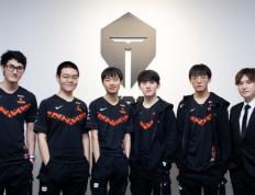 包含德罗巴遭遇十二连败，TES教练面临压力！的词条