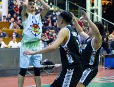  巴塞罗那教练是谁 