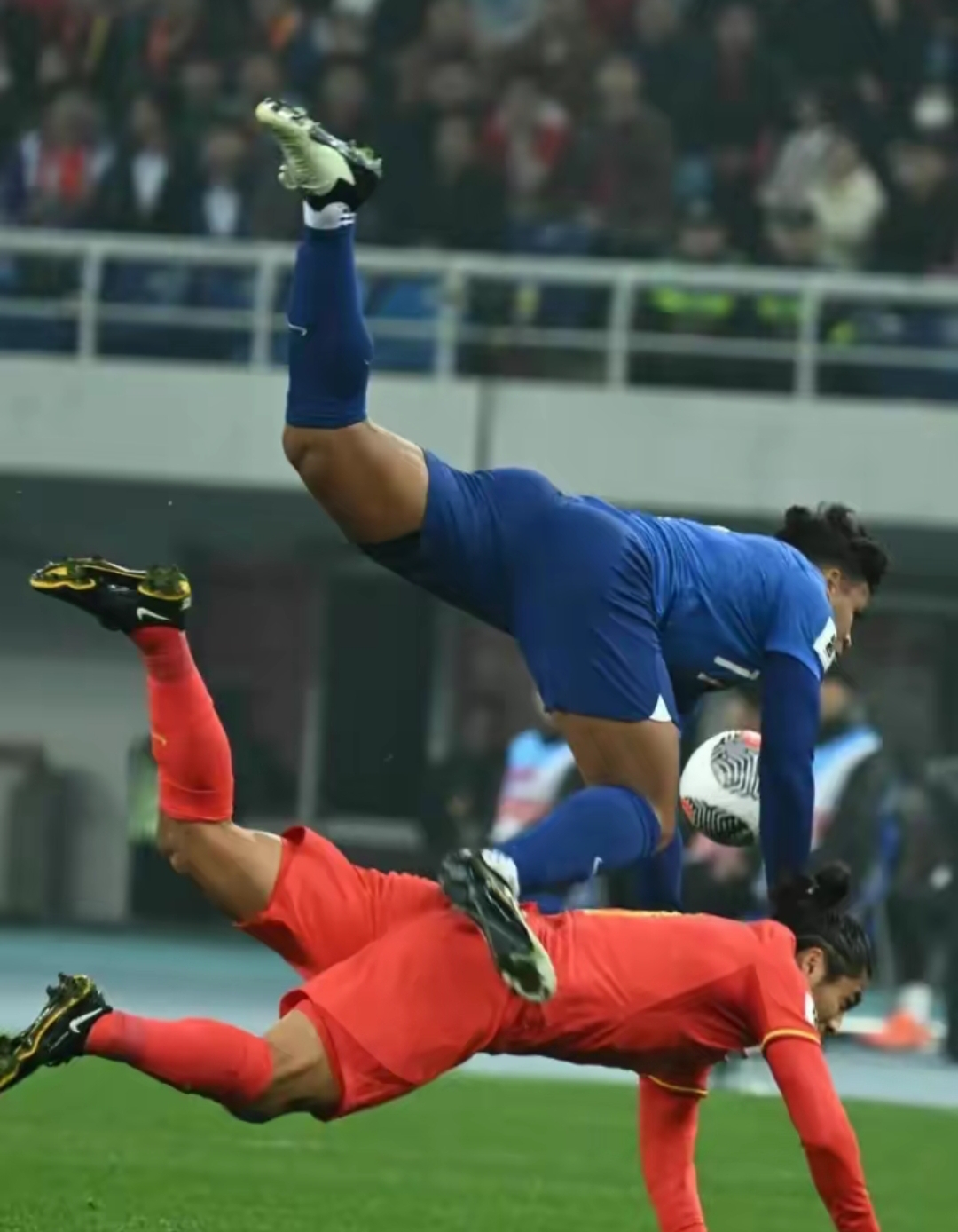 国际比赛日波尔图备战法甲，官宣签约细节曝光，质疑声仍在，轮换策略成焦点的简单介绍